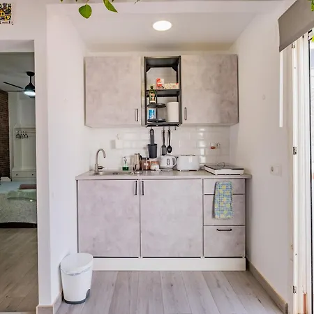 בית הארחה Casita Lucero מאלגה